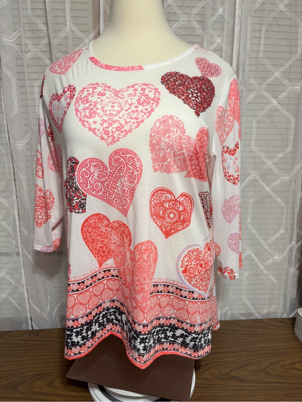 Clover& Pine 3X Heart Print 3/4 Sleeve Tunic White/Coral Pink/Bling 30/33L 26p2p